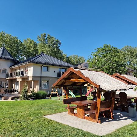 Villa Leticia Шиофок Экстерьер фото