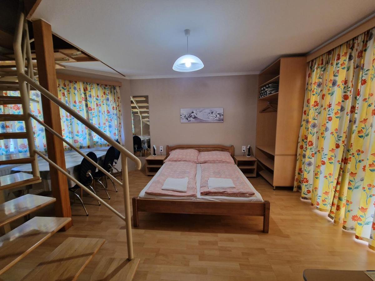 Villa Leticia Шиофок Экстерьер фото
