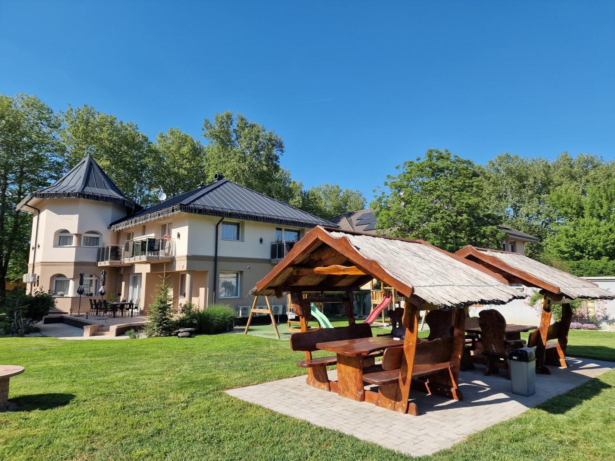 Villa Leticia Шиофок Экстерьер фото
