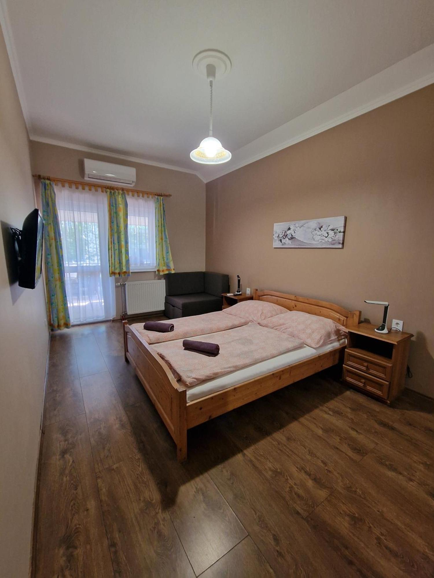 Villa Leticia Шиофок Экстерьер фото
