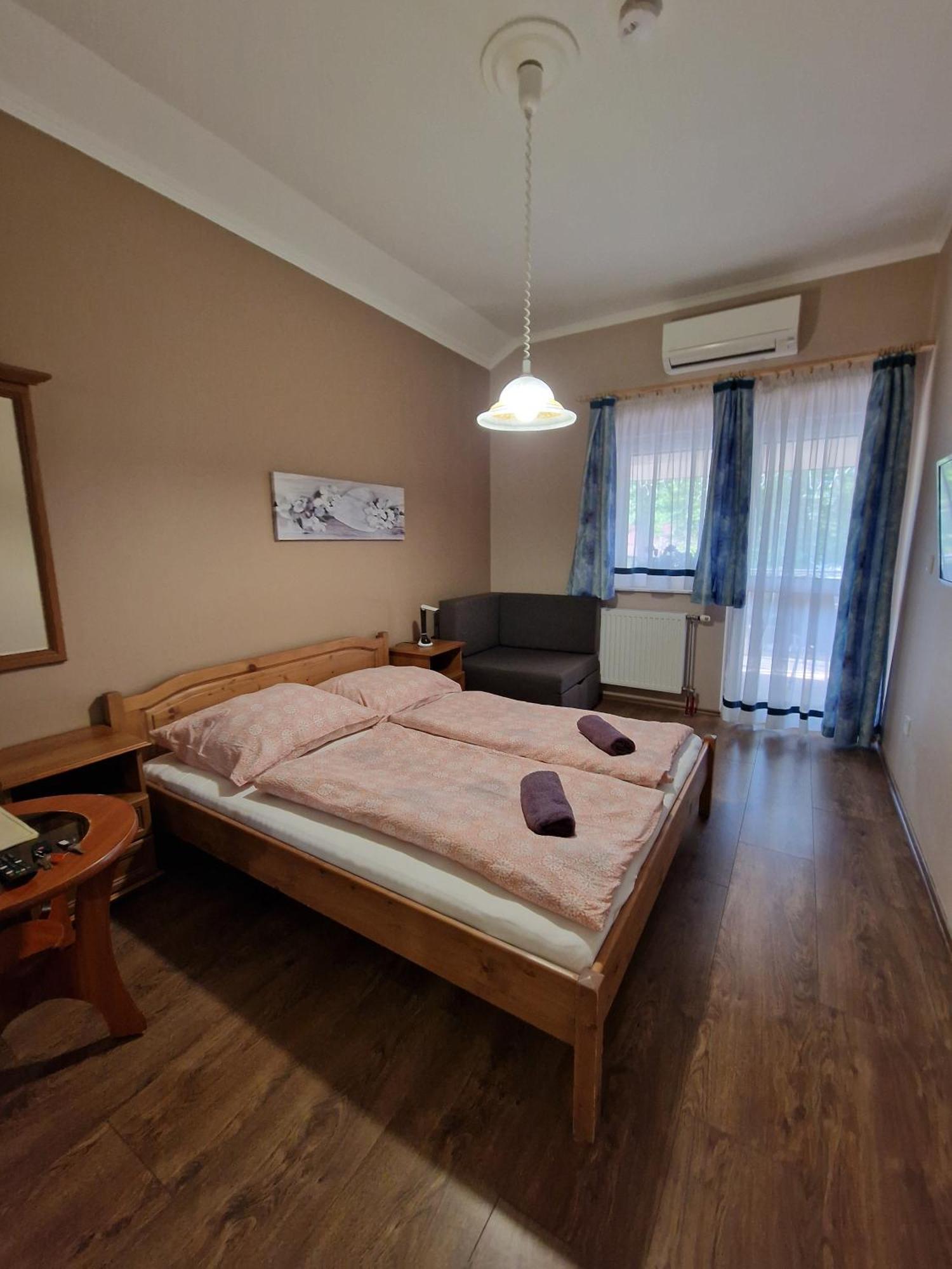 Villa Leticia Шиофок Экстерьер фото